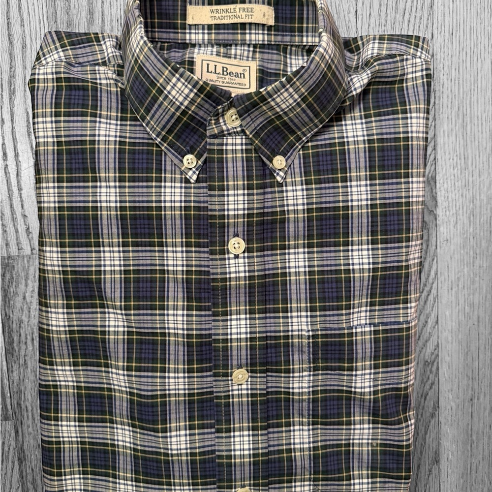 NWOT Classic L.L. Bean Men's Button Down Shirt - Navy and Olive Plaid - Size M